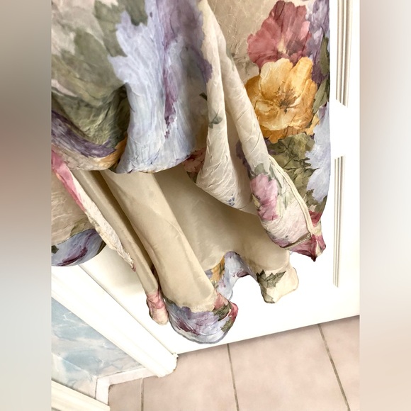 Ladies size 14 Karin Stevens elegant, easy wearing floral print long dress - Picture 4 of 12